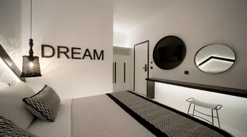 Divelia Hotel