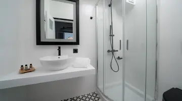 Divelia Hotel