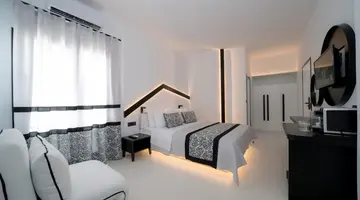 Divelia Hotel