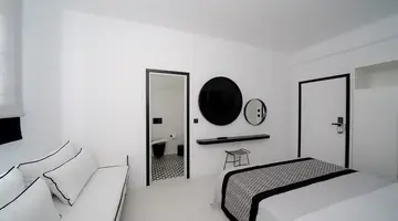 Divelia Hotel