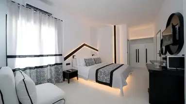 Divelia Hotel