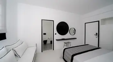 DIVELIA HOTEL