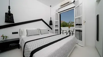 Divelia Hotel