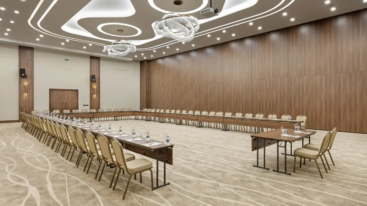 DOBEDAN WORLD PALACE