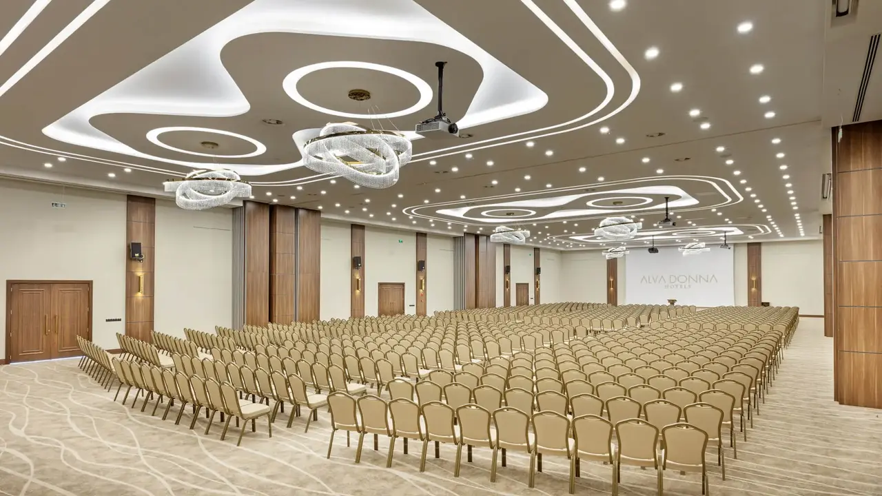 DOBEDAN WORLD PALACE
