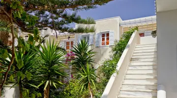 Dolphins Apartments