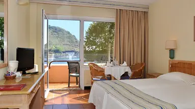 Dom Pedro Madeira Ocean Beach
