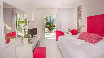 Dome Beach Hotel