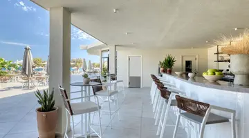 Domes Aulus Zante Autograph Collection