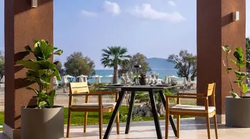 Domes Aulus Zante Autograph Collection