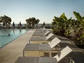 DOMES AULUS ZANTE, AUTOGRAPH COLLECTION