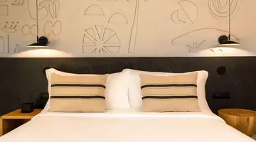 Domes Novos Santorini Autograph Collection