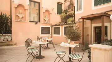 DONATELLO HOTEL