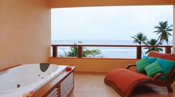 Double Tree by Hilton Seychelles - Allamanda Resort & Spa