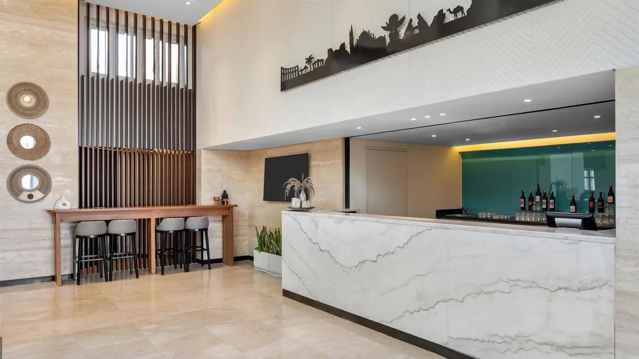Double Tree By Hilton Sharks Bay Beach S