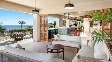 Double Tree By Hilton Sharks Bay Beach S