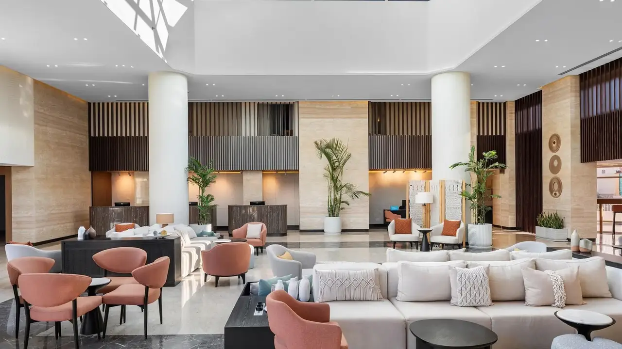 Double Tree By Hilton Sharks Bay Beach S