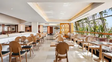 Double Tree By Hilton Sharks Bay Beach S