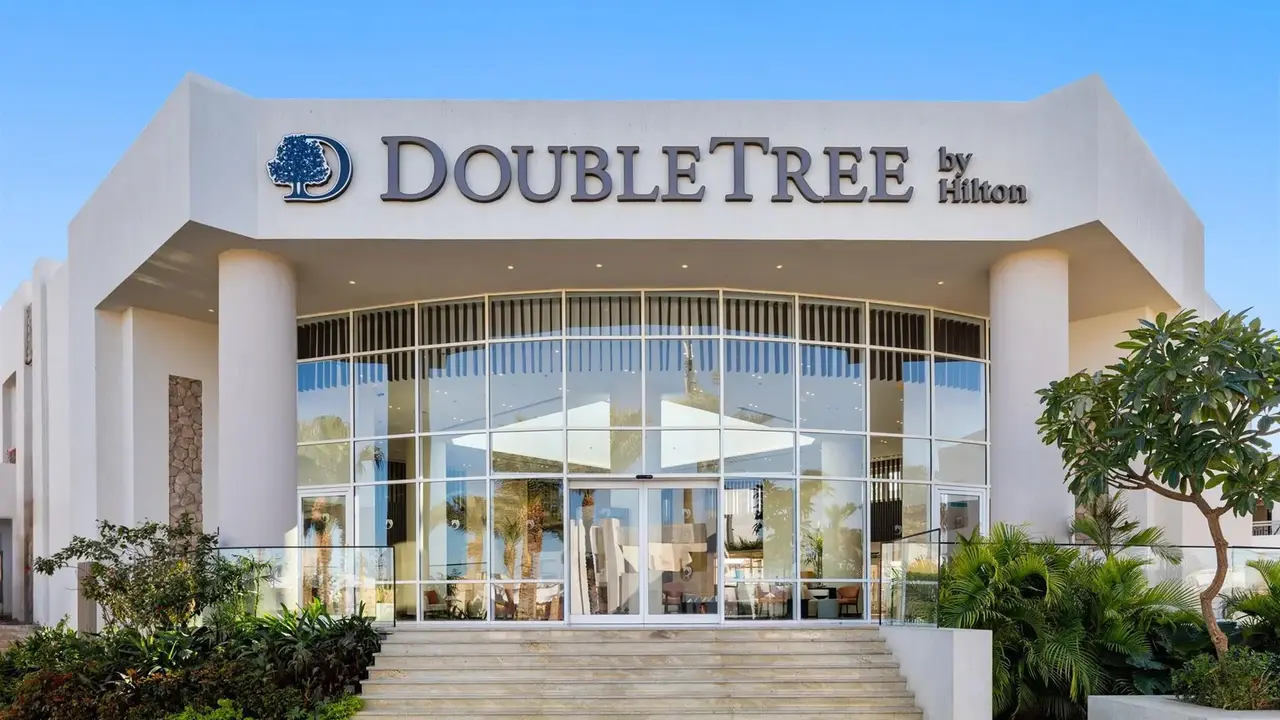 Double Tree By Hilton Sharks Bay Beach S
