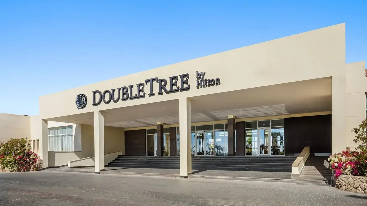 Double Tree By Hilton Sharks Bay Mountai