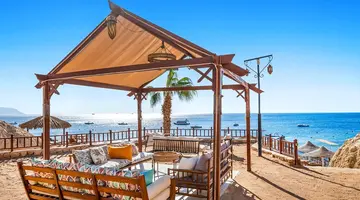 Double Tree By Hilton Sharks - Beach Side