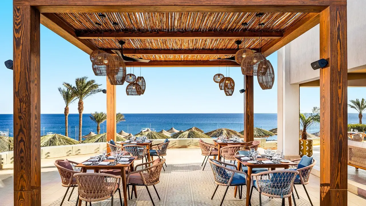 Double Tree By Hilton Sharks - Beach Side