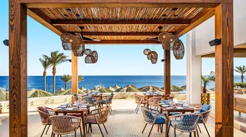 Double Tree By Hilton Sharks - Beach Side