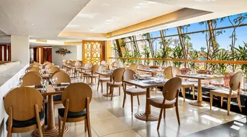 Double Tree By Hilton Sharks - Beach Side