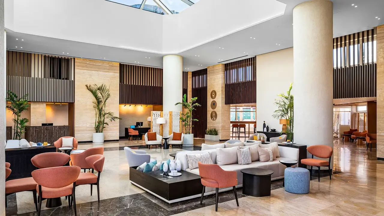 Double Tree By Hilton Sharks - Beach Side