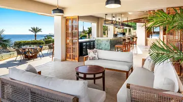 Double Tree By Hilton Sharks - Beach Side