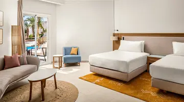 Double Tree By Hilton Sharks - Beach Side