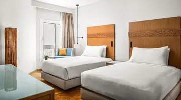 Double Tree By Hilton Sharks - Beach Side