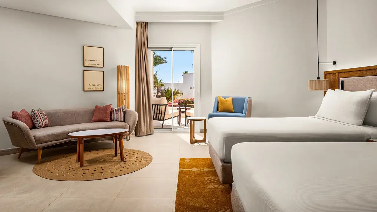Double Tree By Hilton Sharks - Beach Side