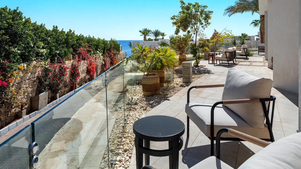 Double Tree By Hilton Sharks - Beach Side