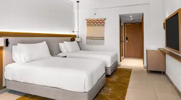Double Tree By Hilton Sharks - Beach Side