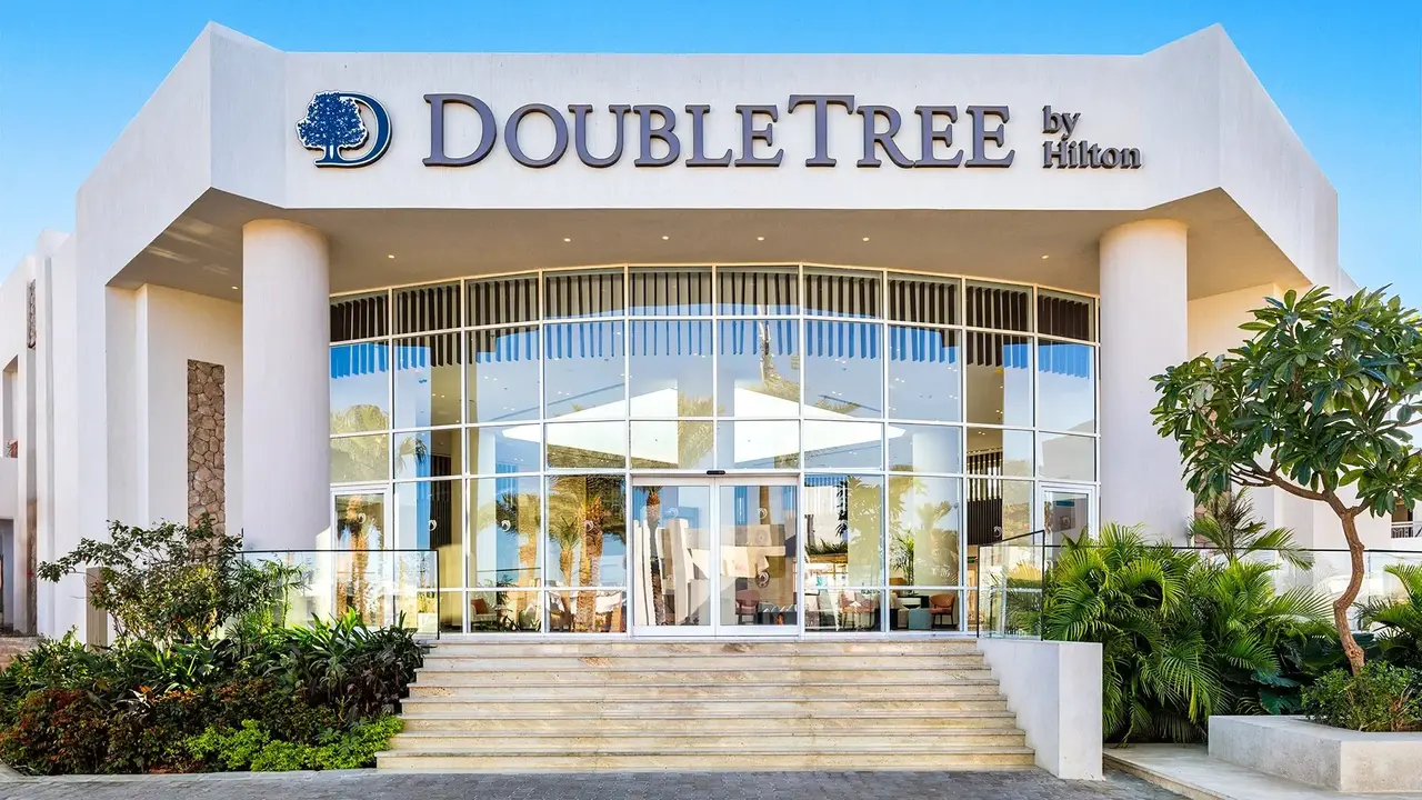 Double Tree By Hilton Sharks - Beach Side