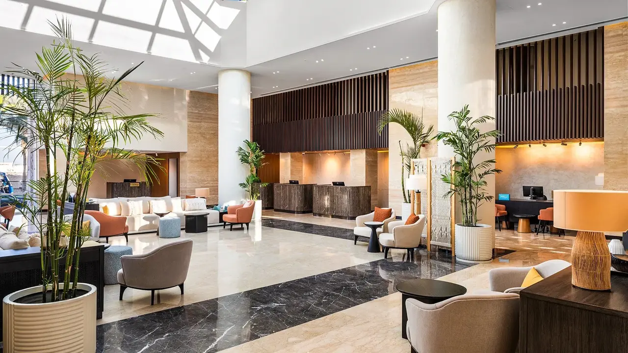 Double Tree By Hilton Sharks - Beach Side