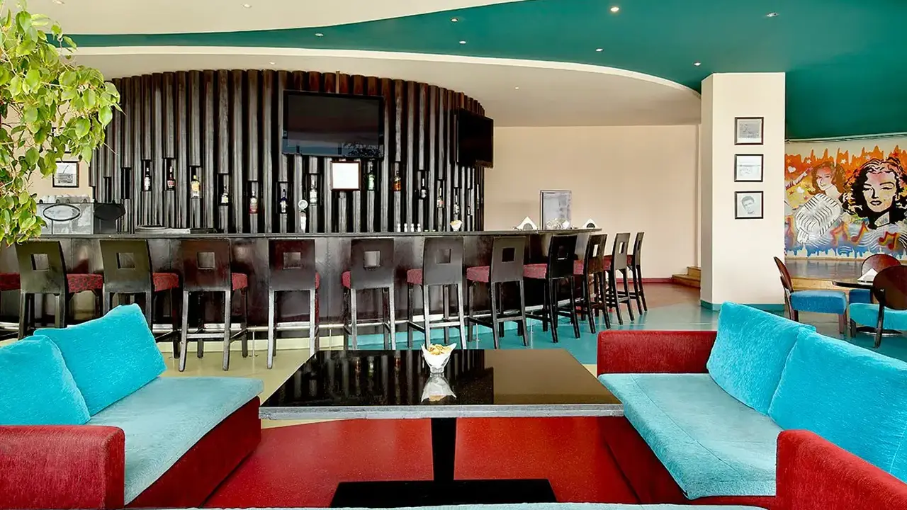 Double Tree By Hilton Sharks – Mountain Side