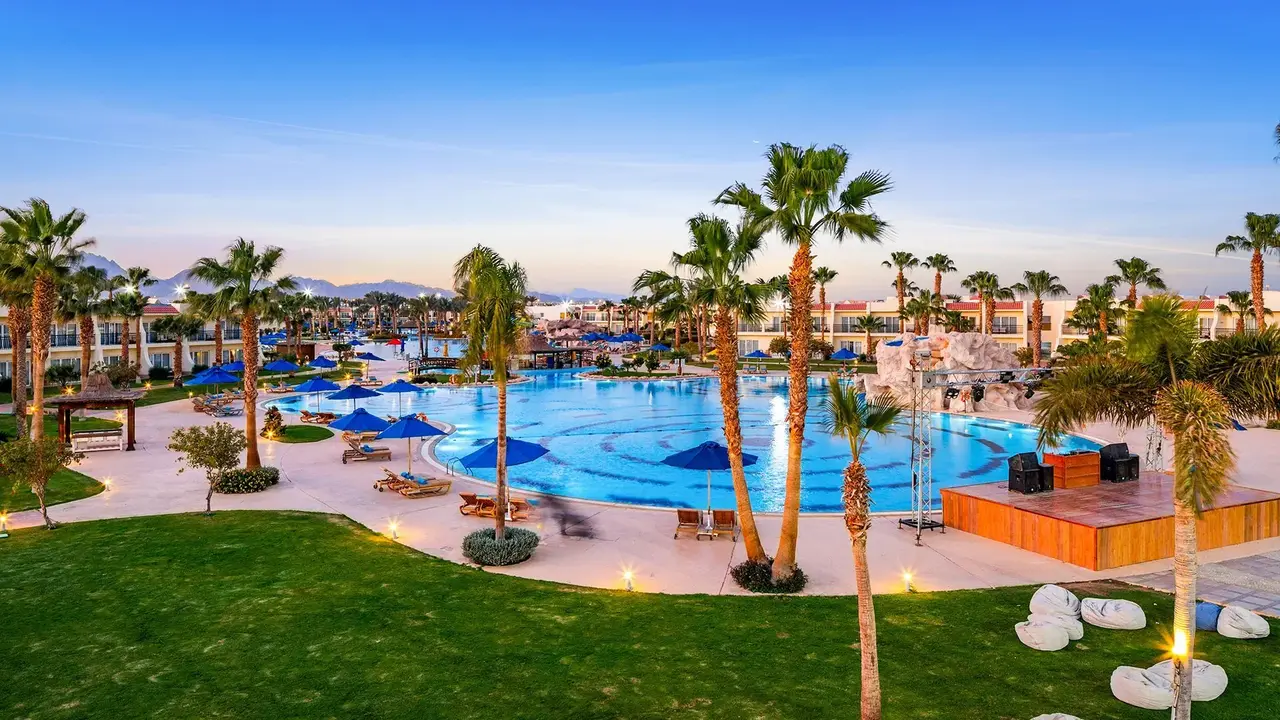 Double Tree By Hilton Sharks – Mountain Side