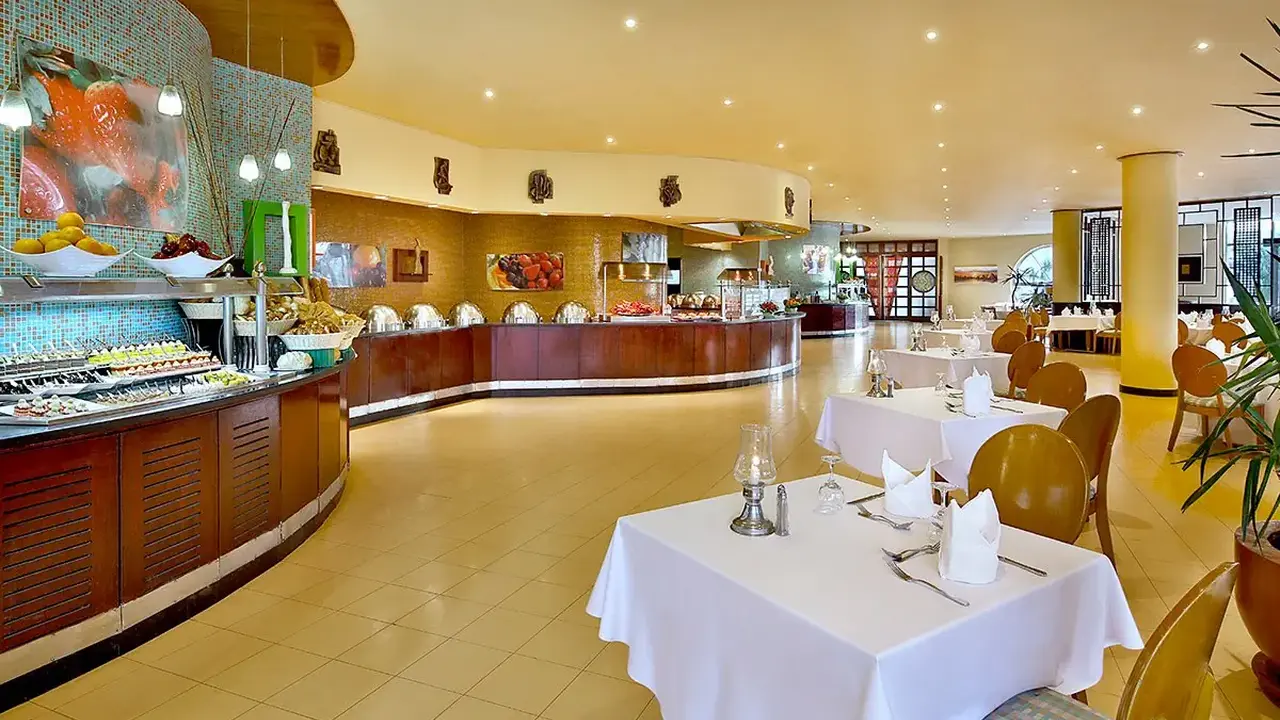 Double Tree By Hilton Sharks – Mountain Side