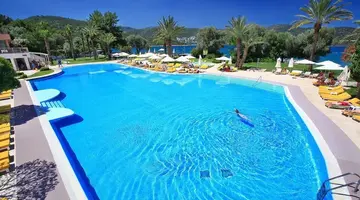 DOUBLETREE BY HILTON BODRUM ISIL CLUB