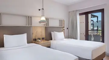 DOUBLETREE BY HILTON BODRUM ISIL CLUB