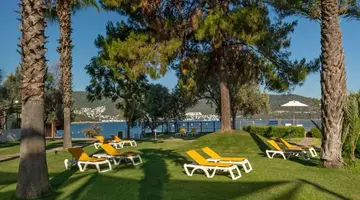 DOUBLETREE BY HILTON BODRUM ISIL CLUB