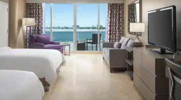 DoubleTree by Hilton Grand Hotel Biscayne Bay