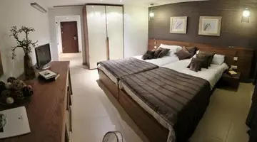 DOUBLETREE BY HILTON MALTA  (ex.Dolmen Resort)