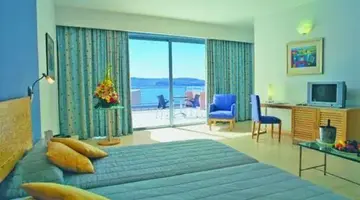 DOUBLETREE BY HILTON MALTA (ex.Dolmen Resort)