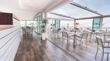 DOUBLETREE BY HILTON MALTA  (ex.Dolmen Resort)