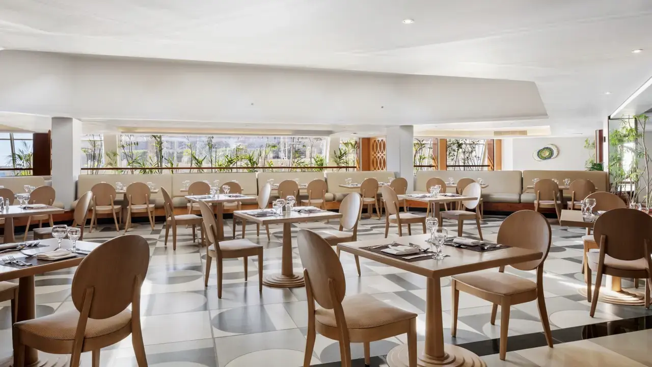 Doubletree By Hilton Sharks Bay (Beach S