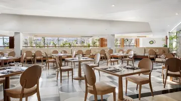 Doubletree By Hilton Sharks Bay (Beach S