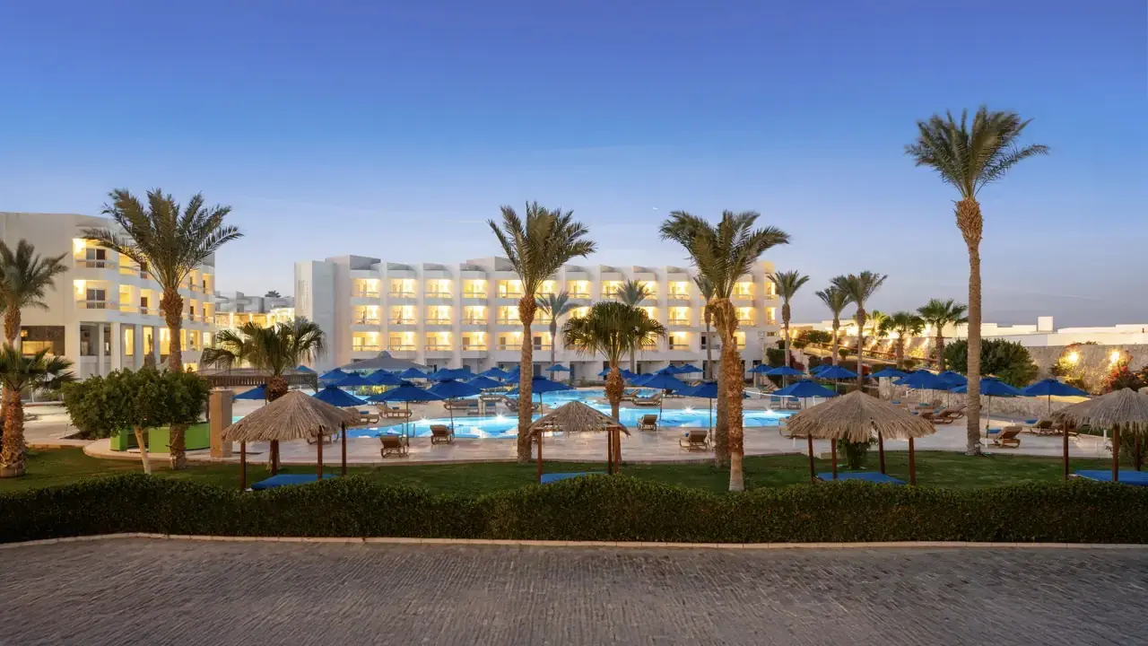 Doubletree By Hilton Sharks Bay (Beach S
